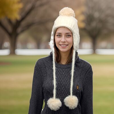 Cappello lavorato a maglia con pompon e nodo lungo - Crema