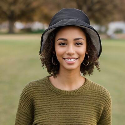 Cappello impermeabile con fodera a forma di orsetto - Crema