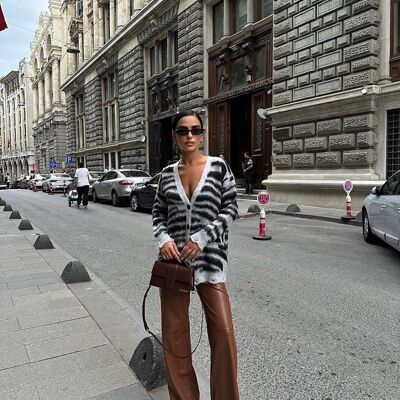Cardigan in maglia con motivo zebrato, maniche lunghe e scollo a V - grigio