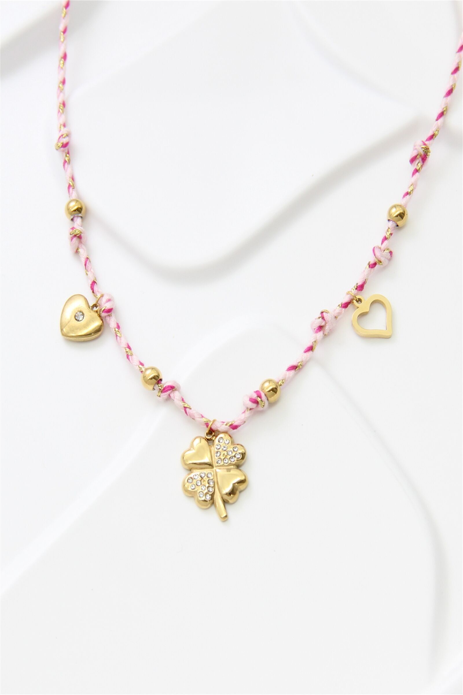 Collana con quadrifoglio e cuori – cordino rosa
