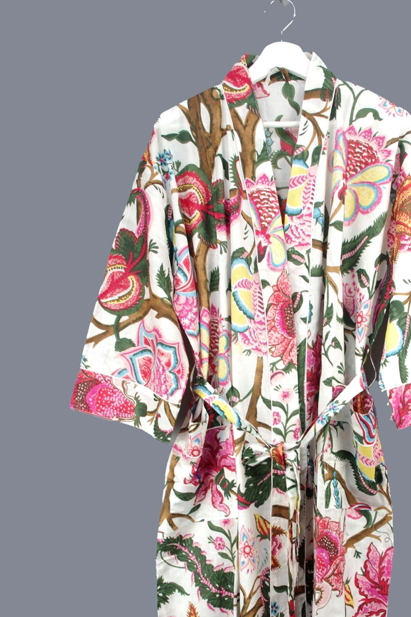 Bata tipo kimono de algodón con estampado de selva tropical en color rosa