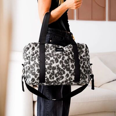 Bolso cambiador de bebé con estampado de leopardo de Noah Grey