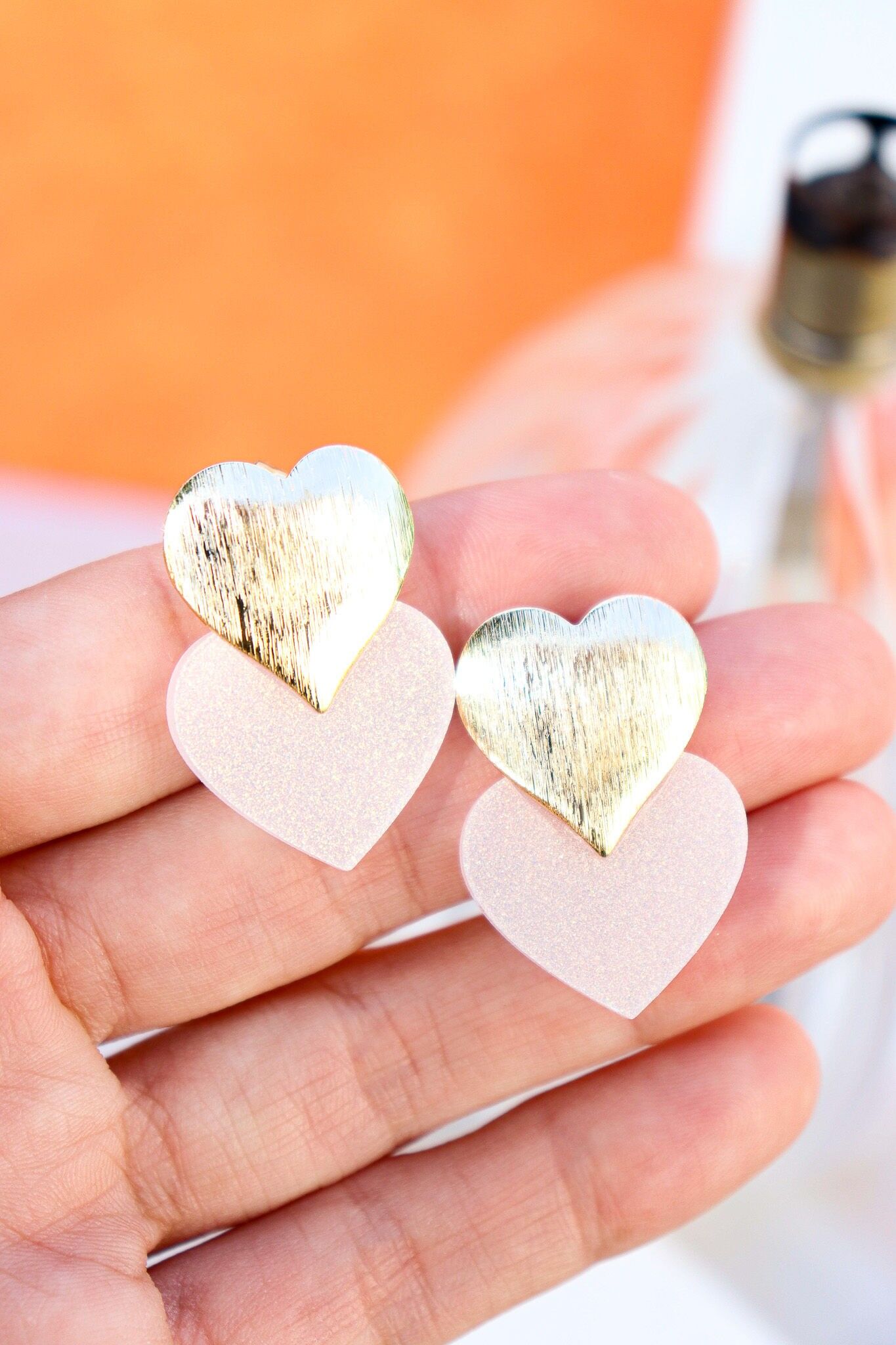 Caroline Blanc – Perlmutt-Glitzer-Ohrringe