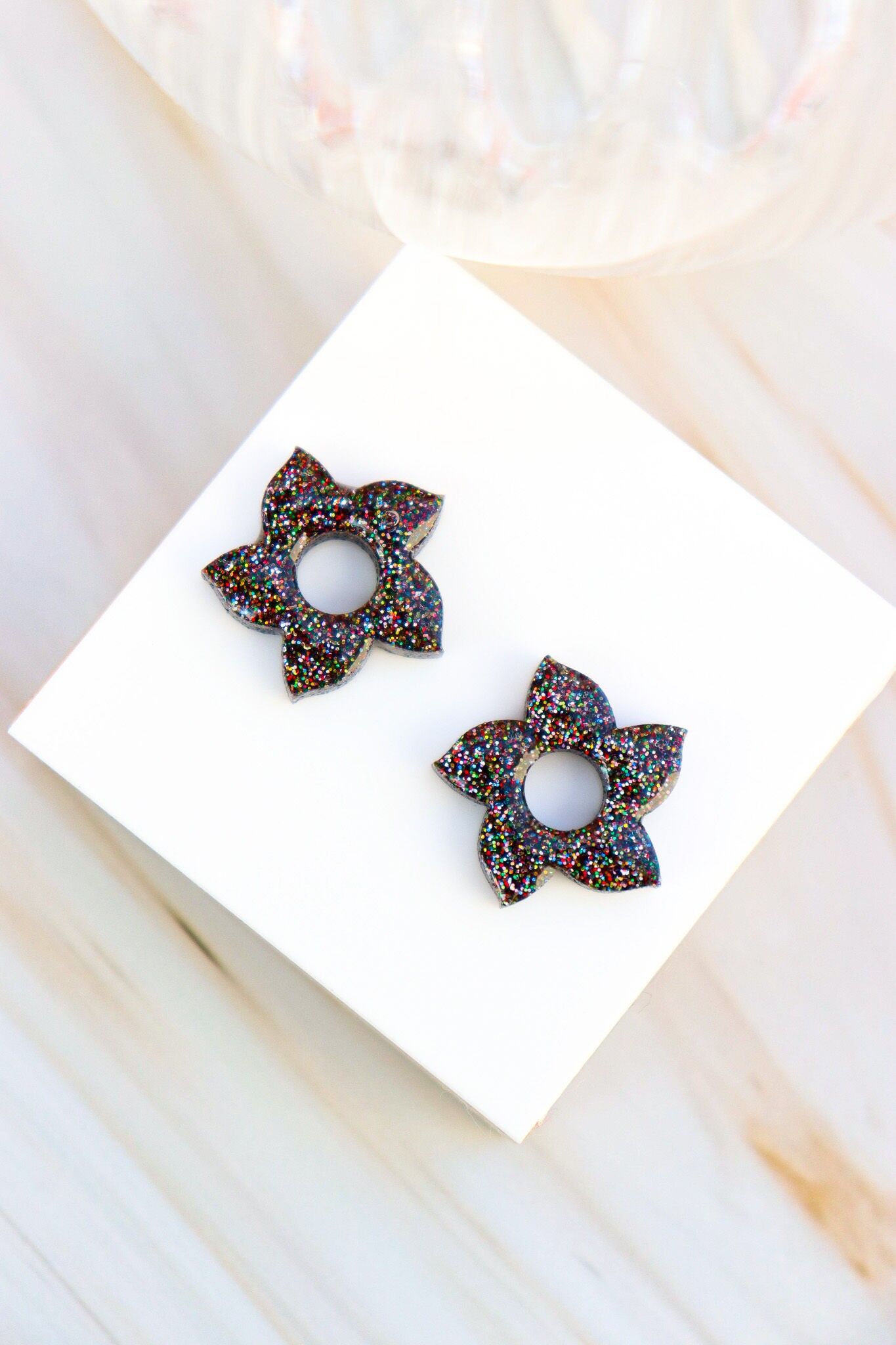 Flora Dunkelbraune Creolen