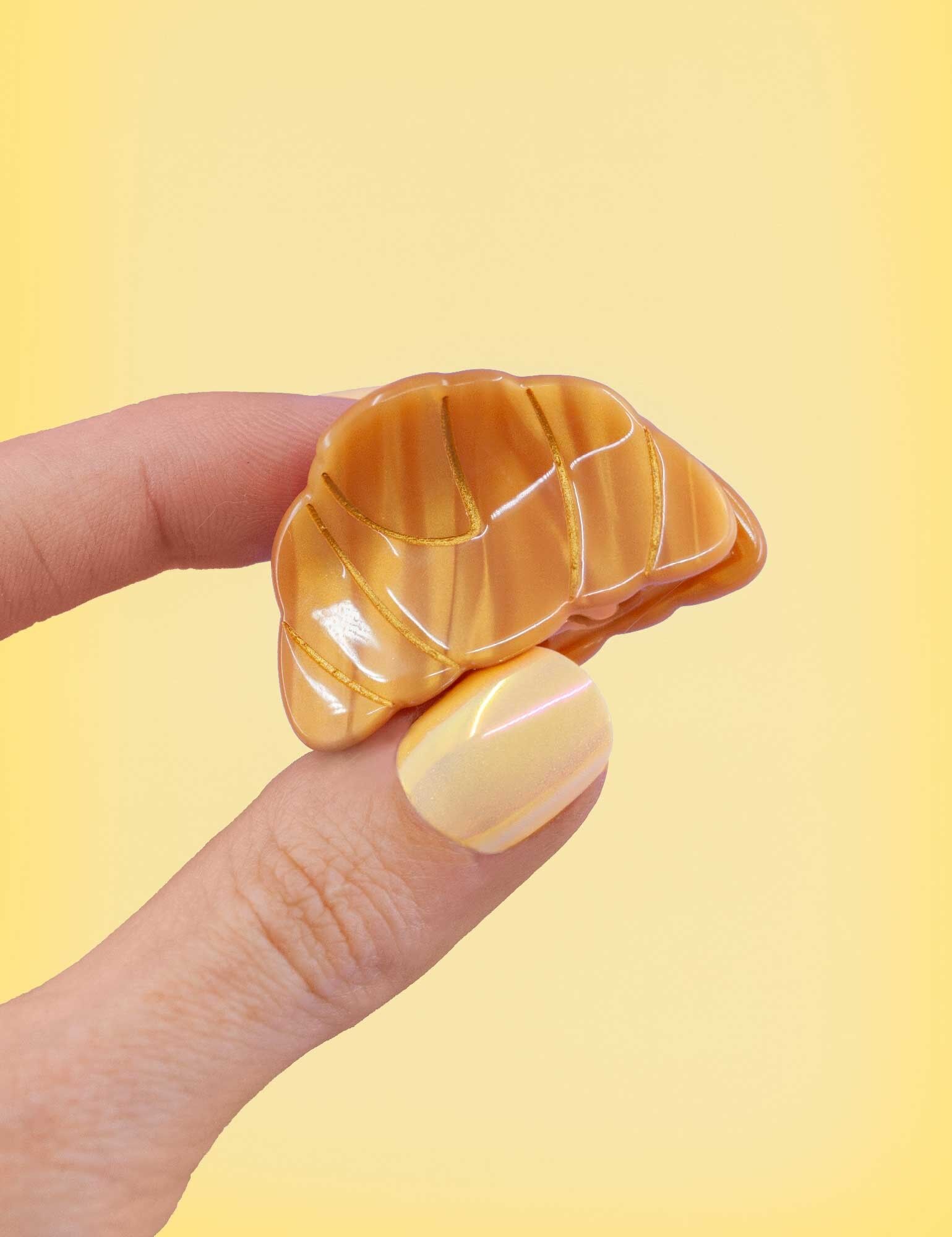 Mini fermaglio per capelli "Croissant" | Accessorio kawaii in stile pasticceria, prodotto originale, regalo boutique, souvenir parigino