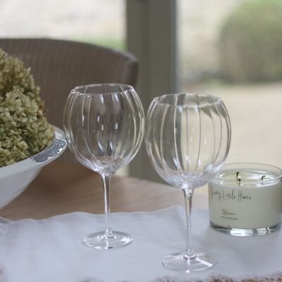 Set of 2 Wine Glasses - Scalloped