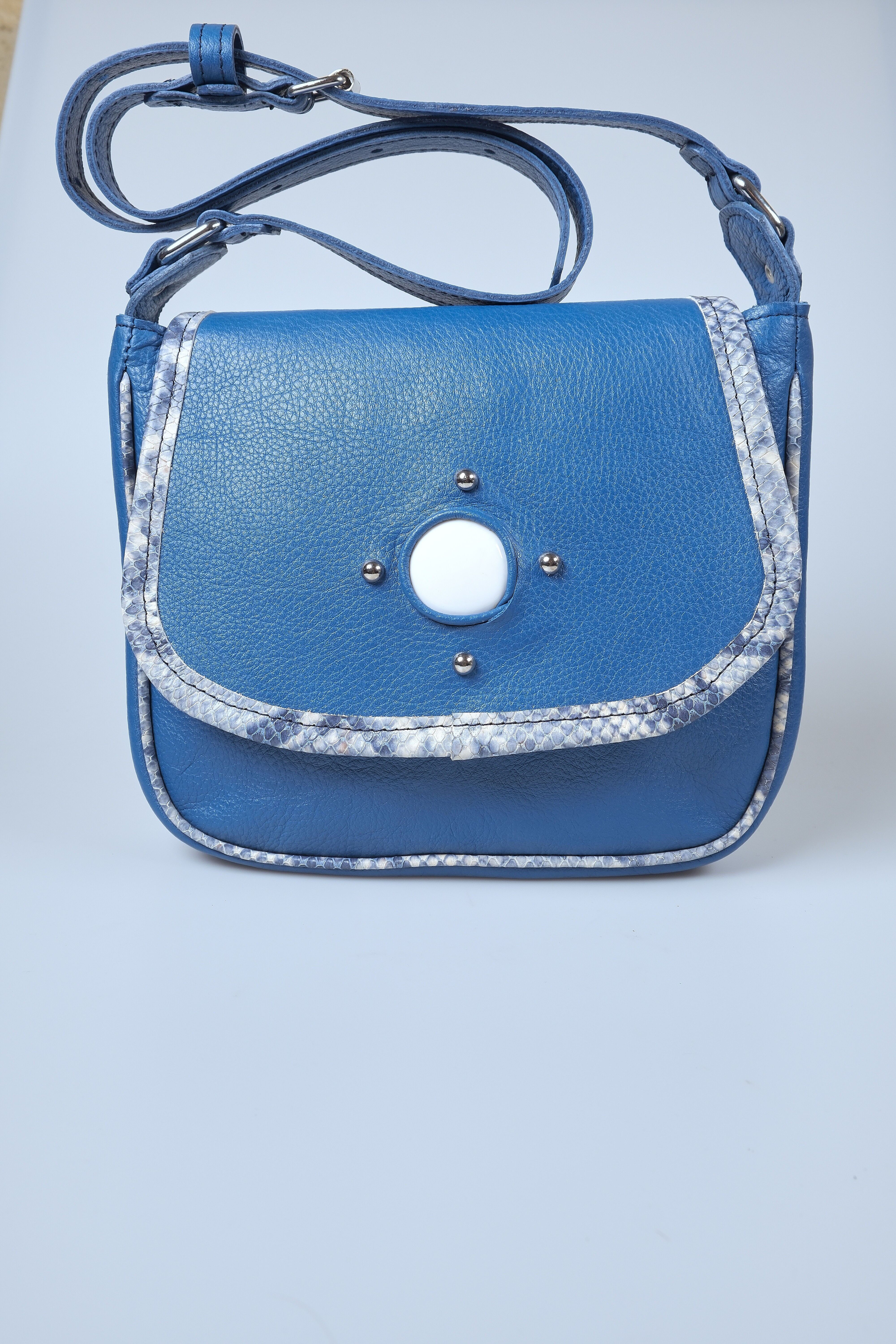 Umhängetasche Blau & Schlangenhaut-Print Kontur mit Achat