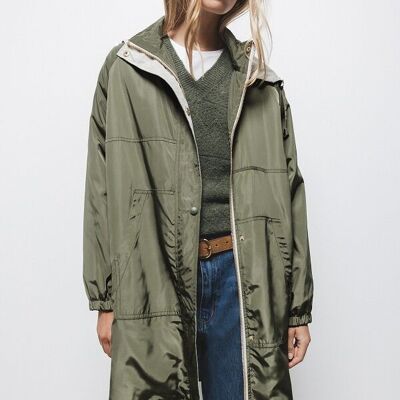 Parka larga con capucha y bolsillos