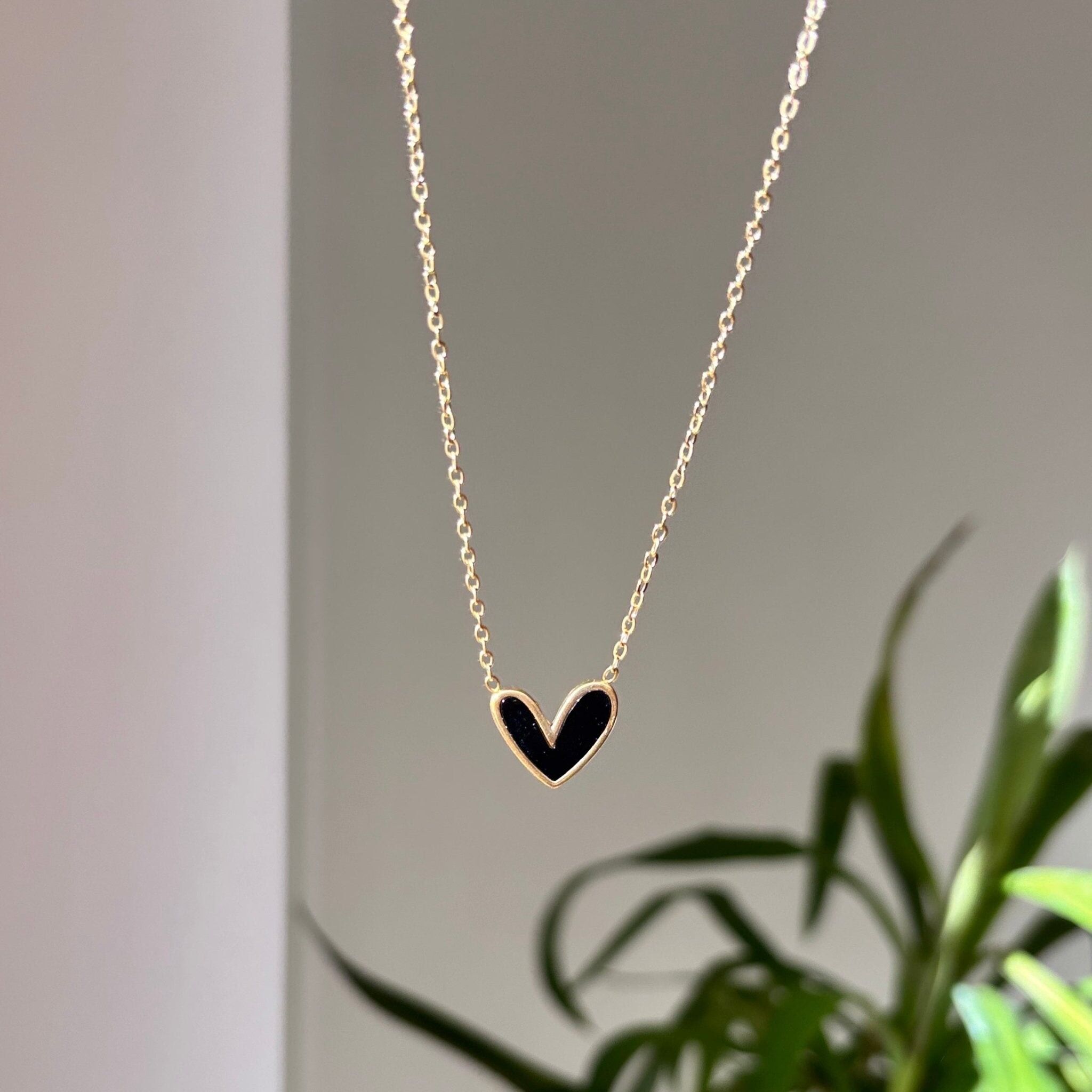 Esencia oscura Collana