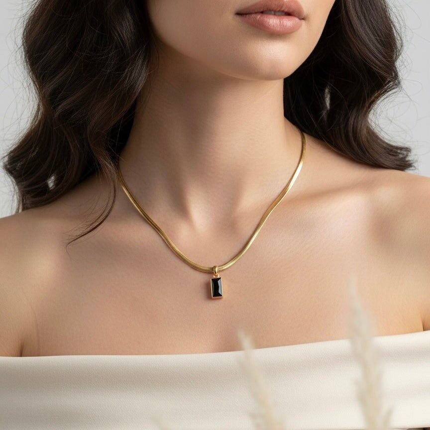 Eclipse - Collana con colgante rettangolare