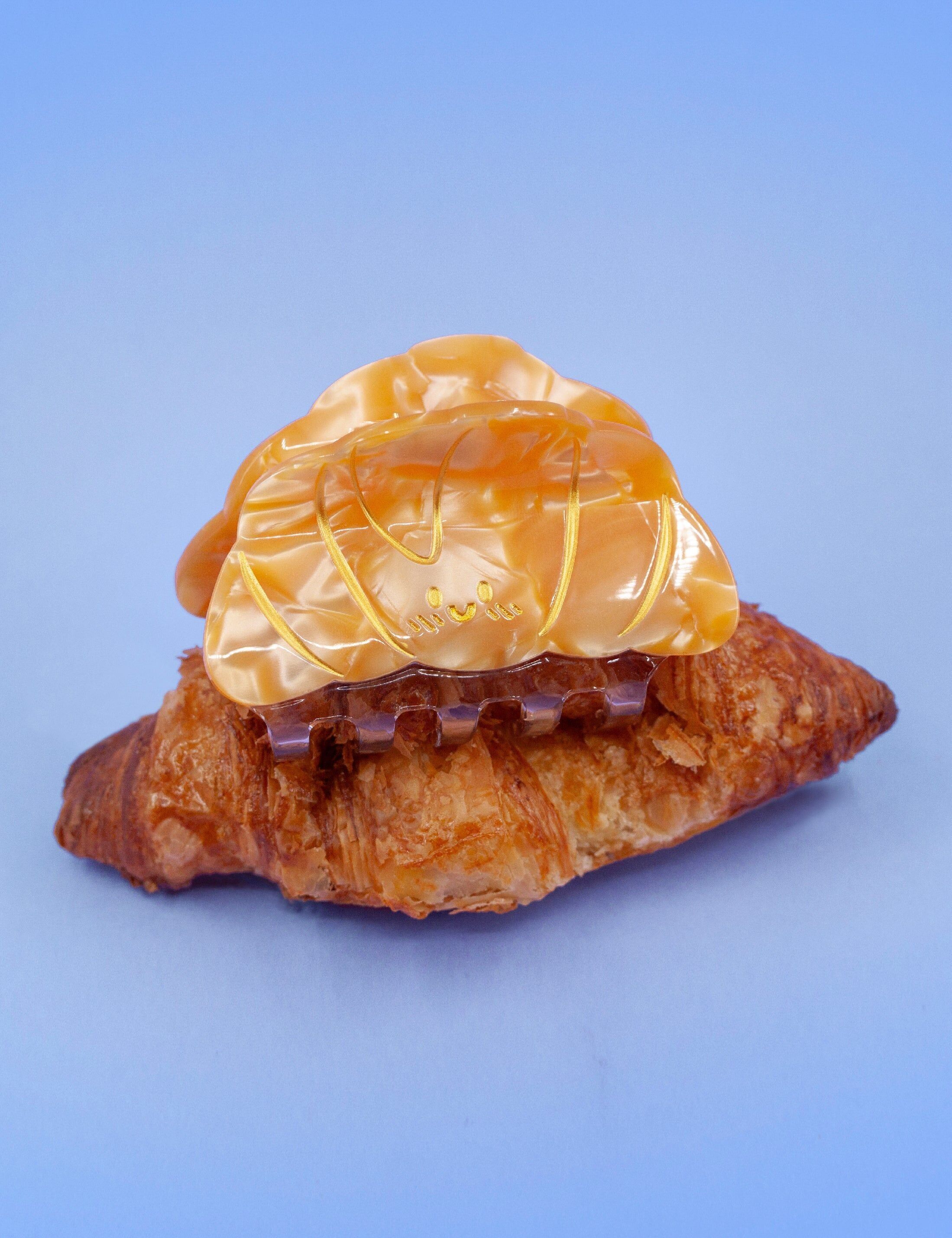 Fermaglio per capelli a forma di croissant | Accessorio per capelli in stile pasticceria kawaii, prodotto originale parigino, regalo boutique, souvenir parigino