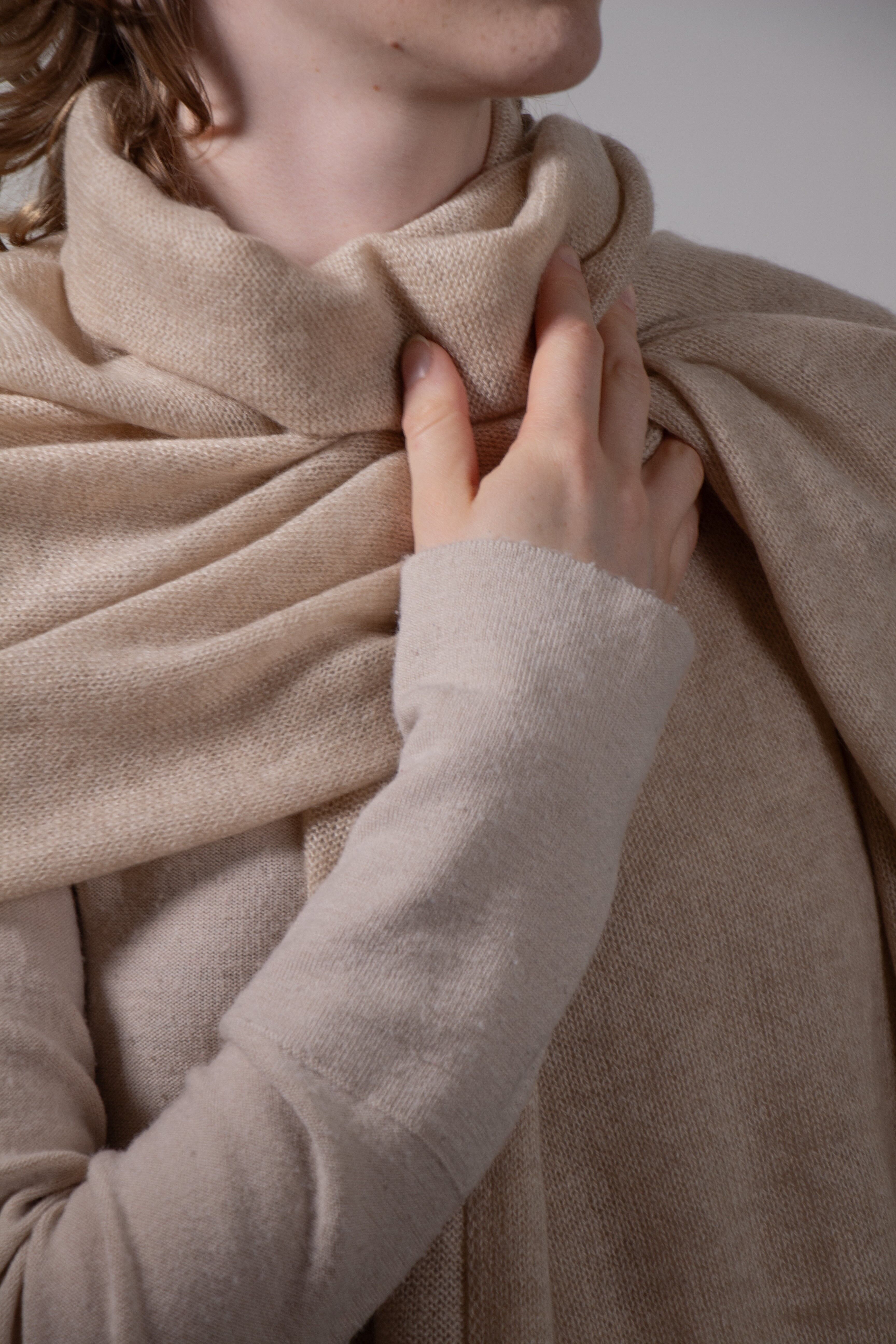 LOOSE EDGE - Sciarpa avvolgente in maglia di puro cashmere al 100%, 60*180 cm