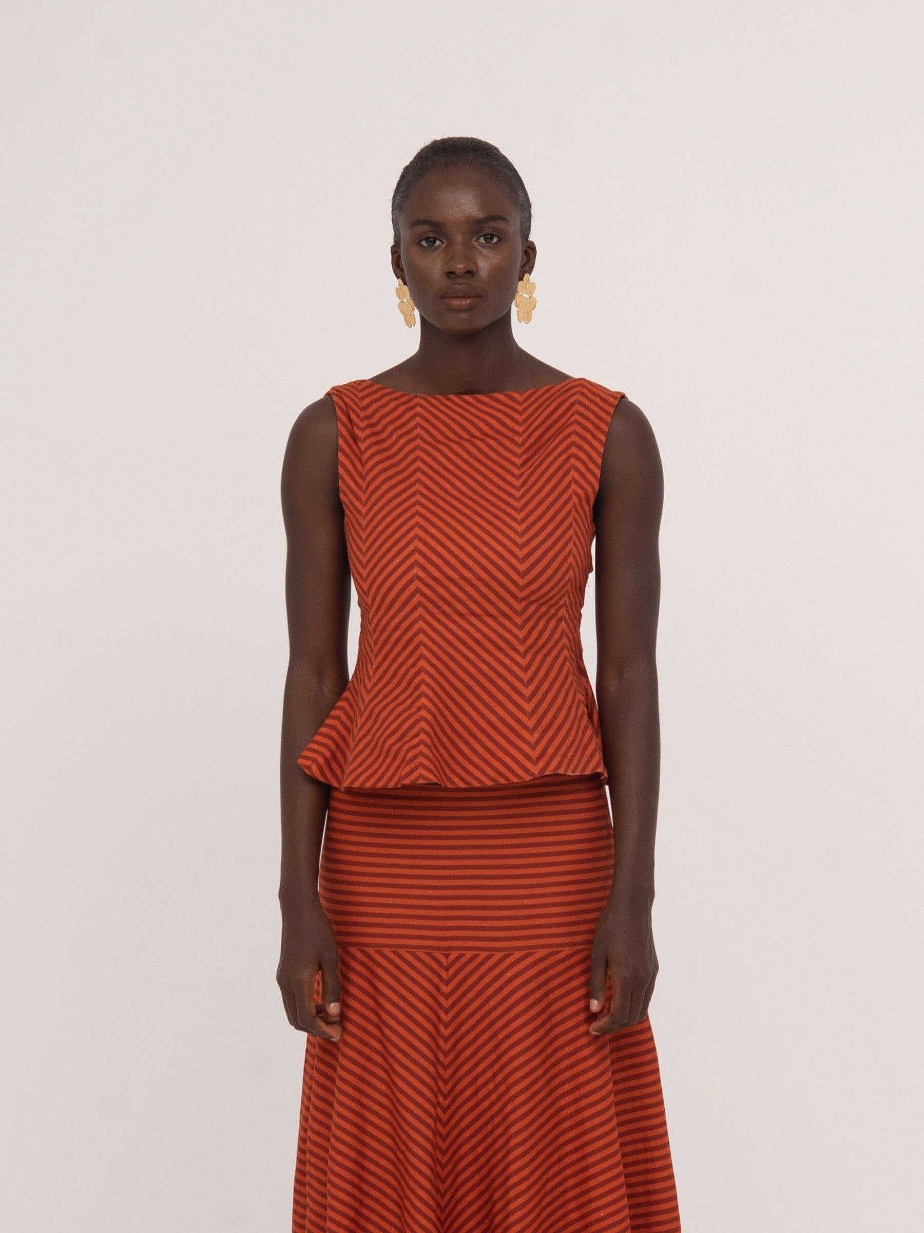 Top Colombina a righe rosse e arancioni per occasioni speciali