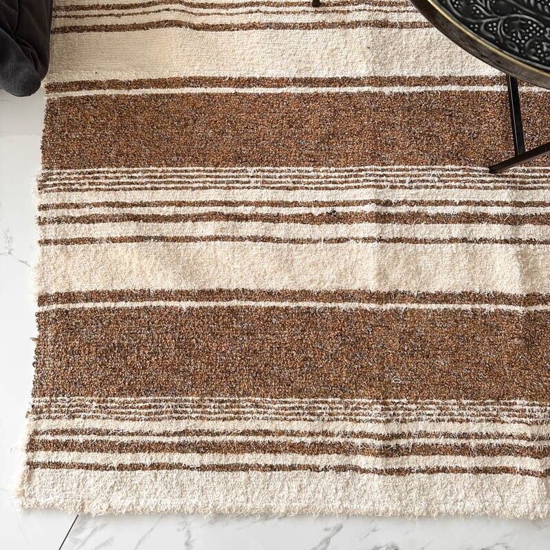 Andina brown & white