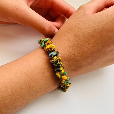 Pulsera de vidrio con cuentas múltiples hechas a mano Zuri