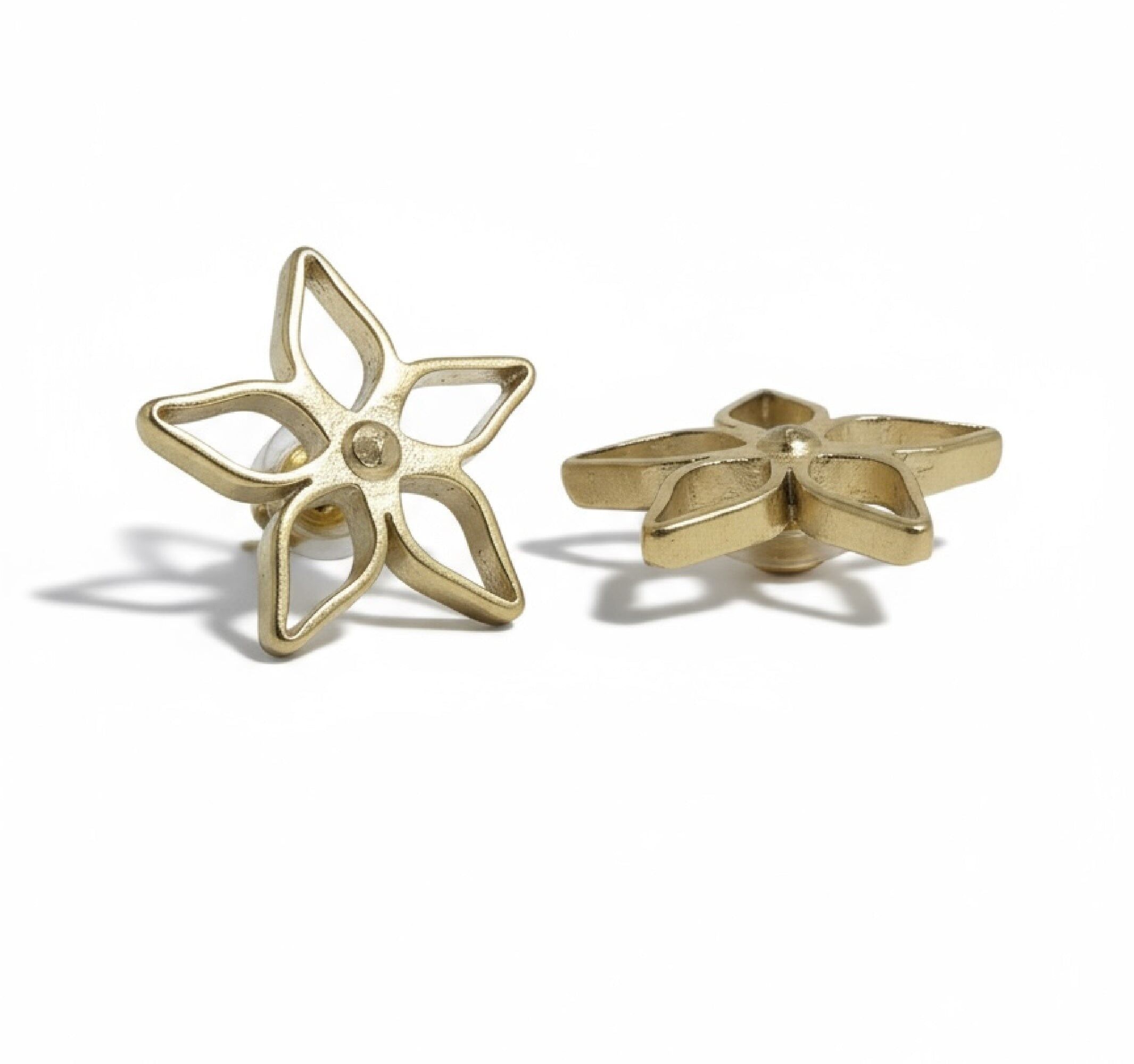 Orecchini a bottone irregolari placcati in oro (ottone) Blom