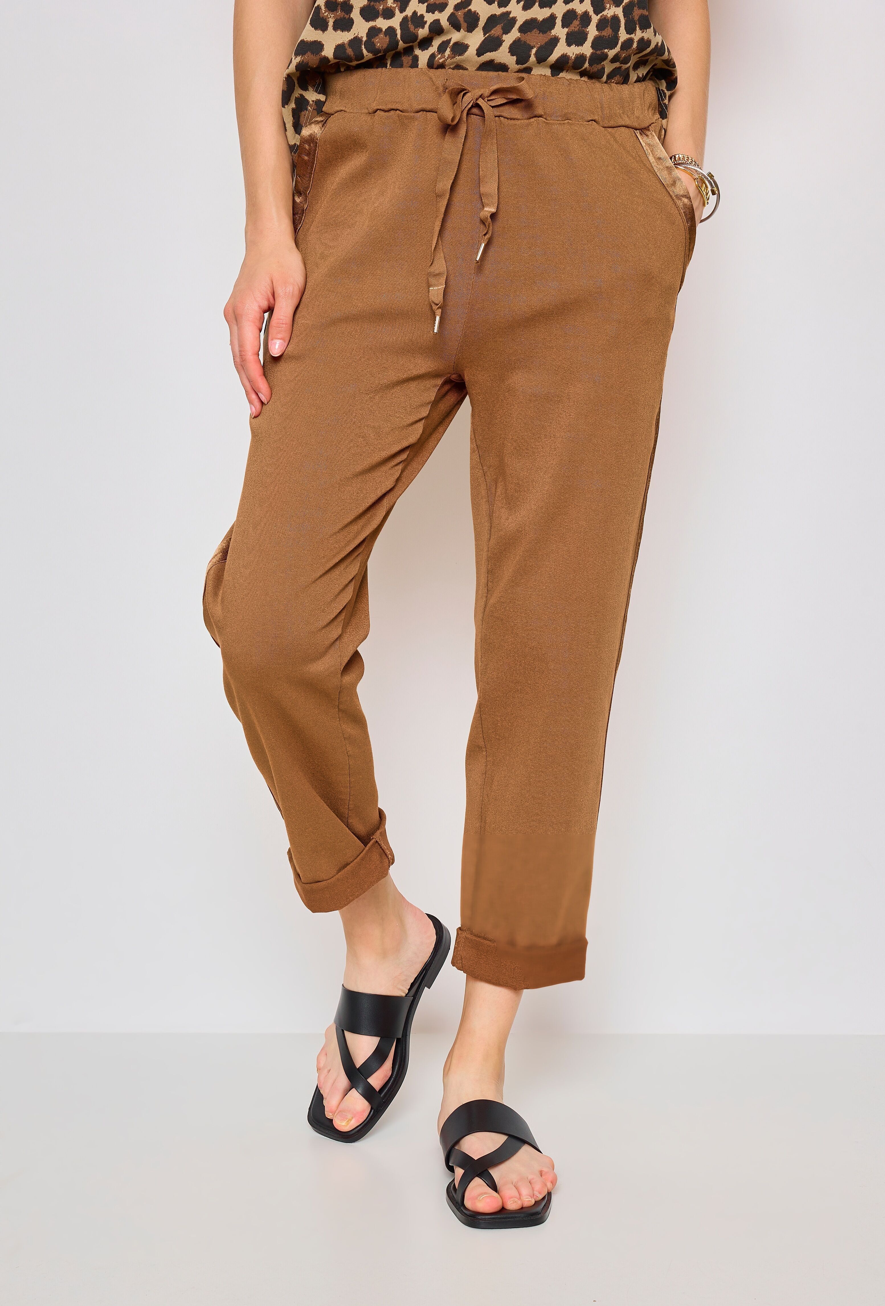 Pantaloni casual con tasche