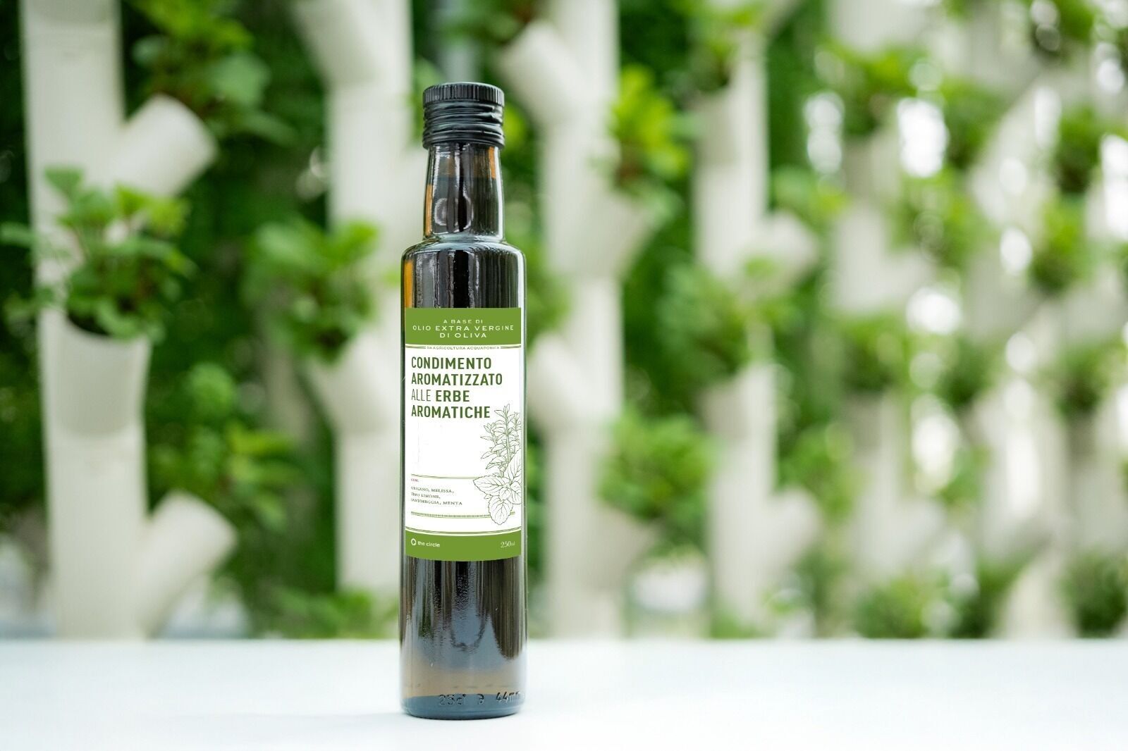 Olio aromatizzato alle erbe aromatiche