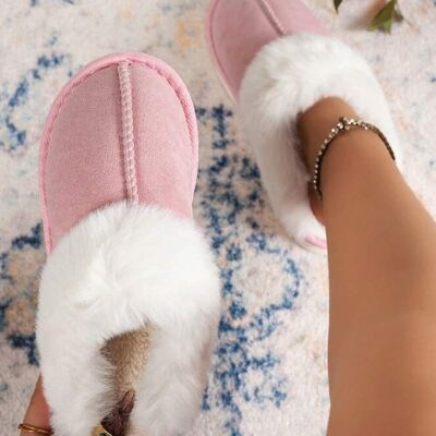 Chaussons à enfiler doublés de fausse fourrure rose (LOT DE 12 PAIRES UK3-UK8)