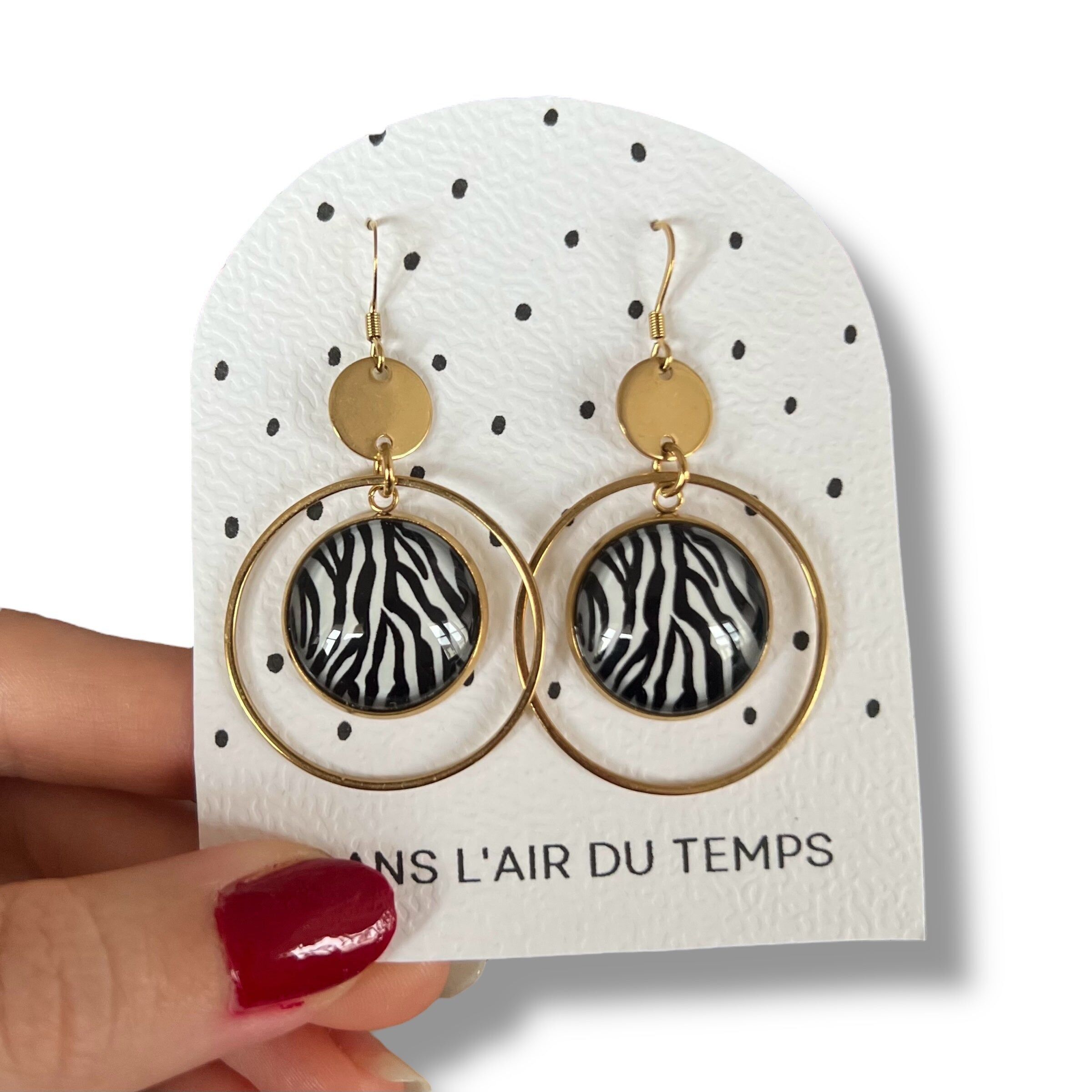 Zebra motif hoop earrings in gold or silver finish