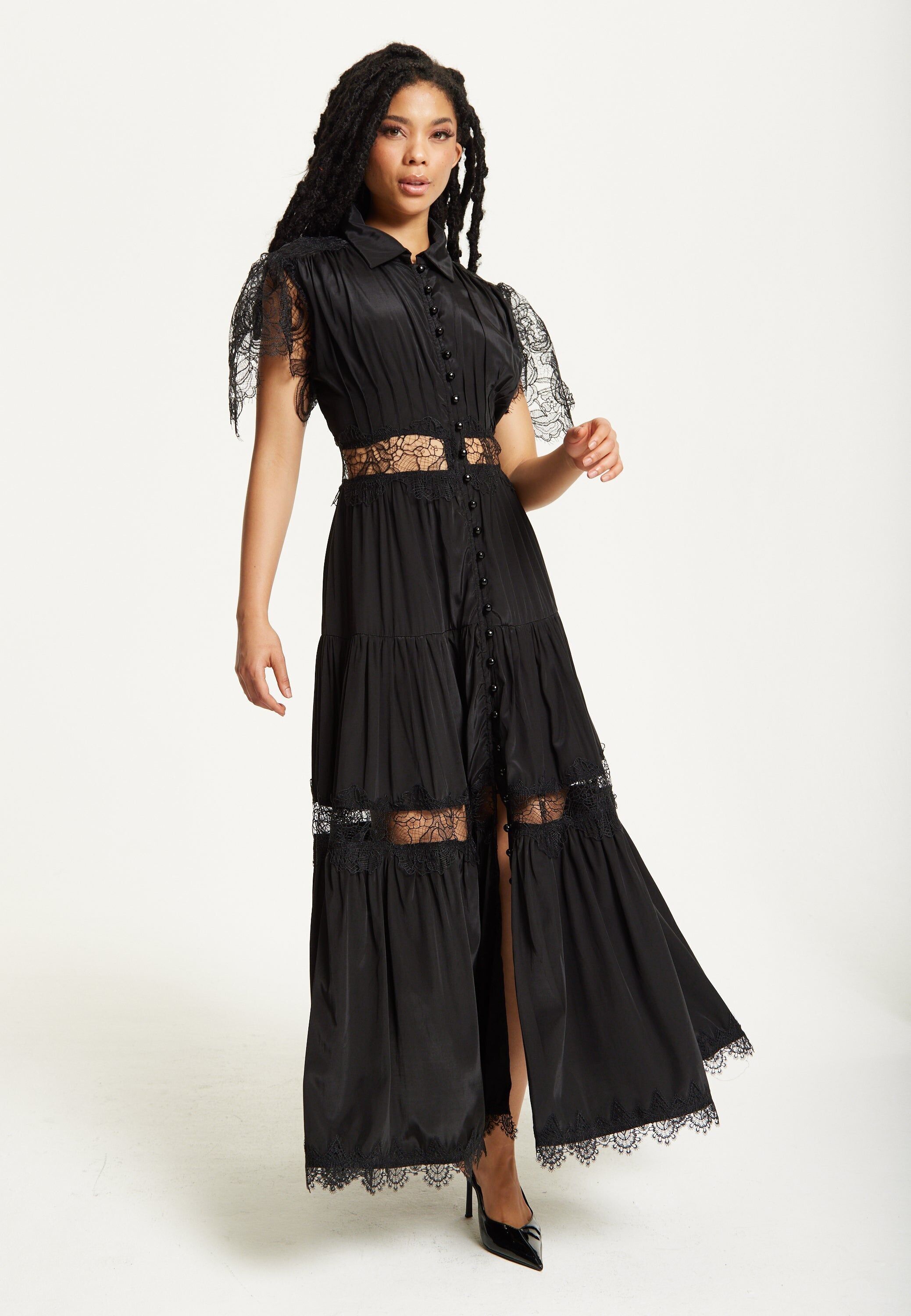 Robe longue à empiècements en dentelle noire