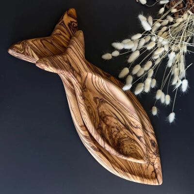 Piatto per pesce in legno d'ulivo: elegante e naturale