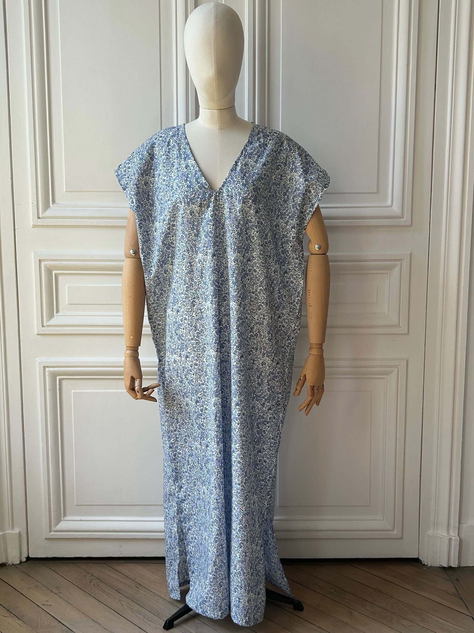 Evesome Liberty-Maxikleid aus Baumwolle mit V-Ausschnitt