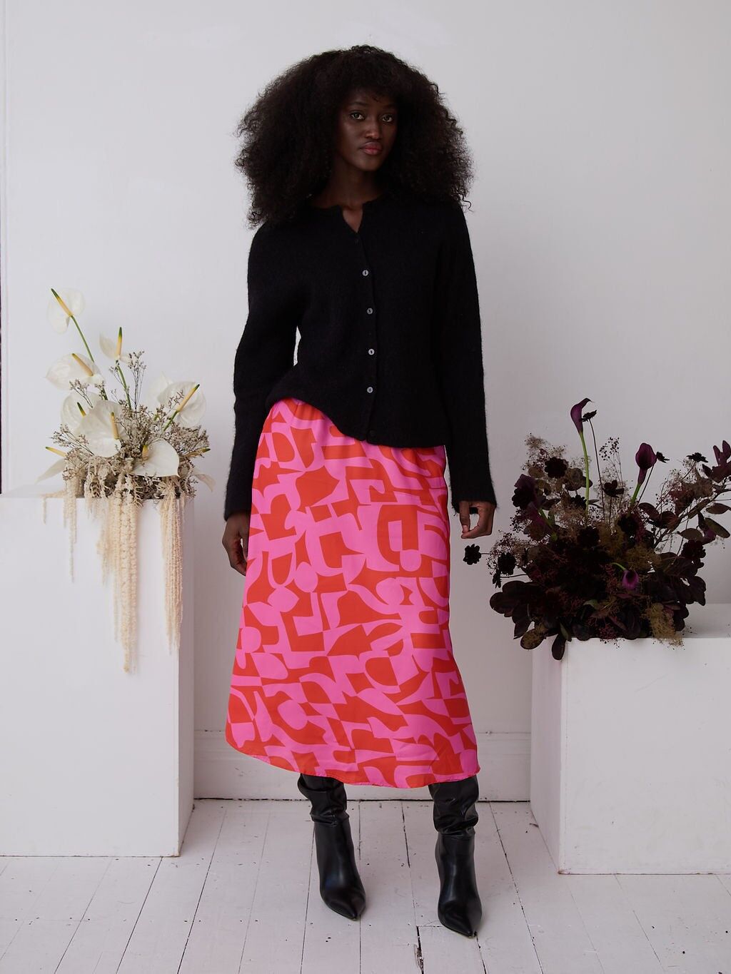 Falda midi con estampado abstracto de ángel