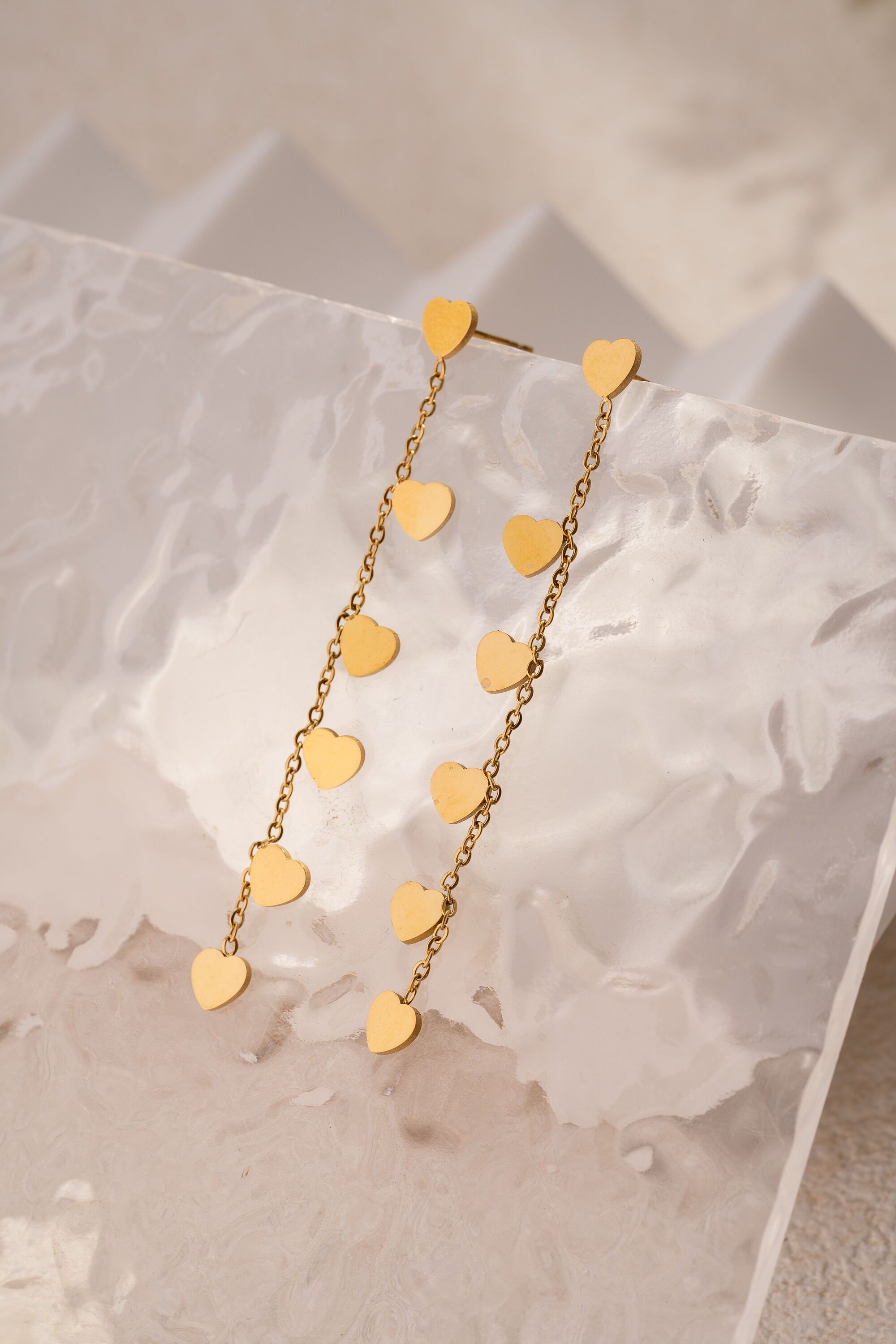 Goldene Herz-Ohrhänger – Edelstahl