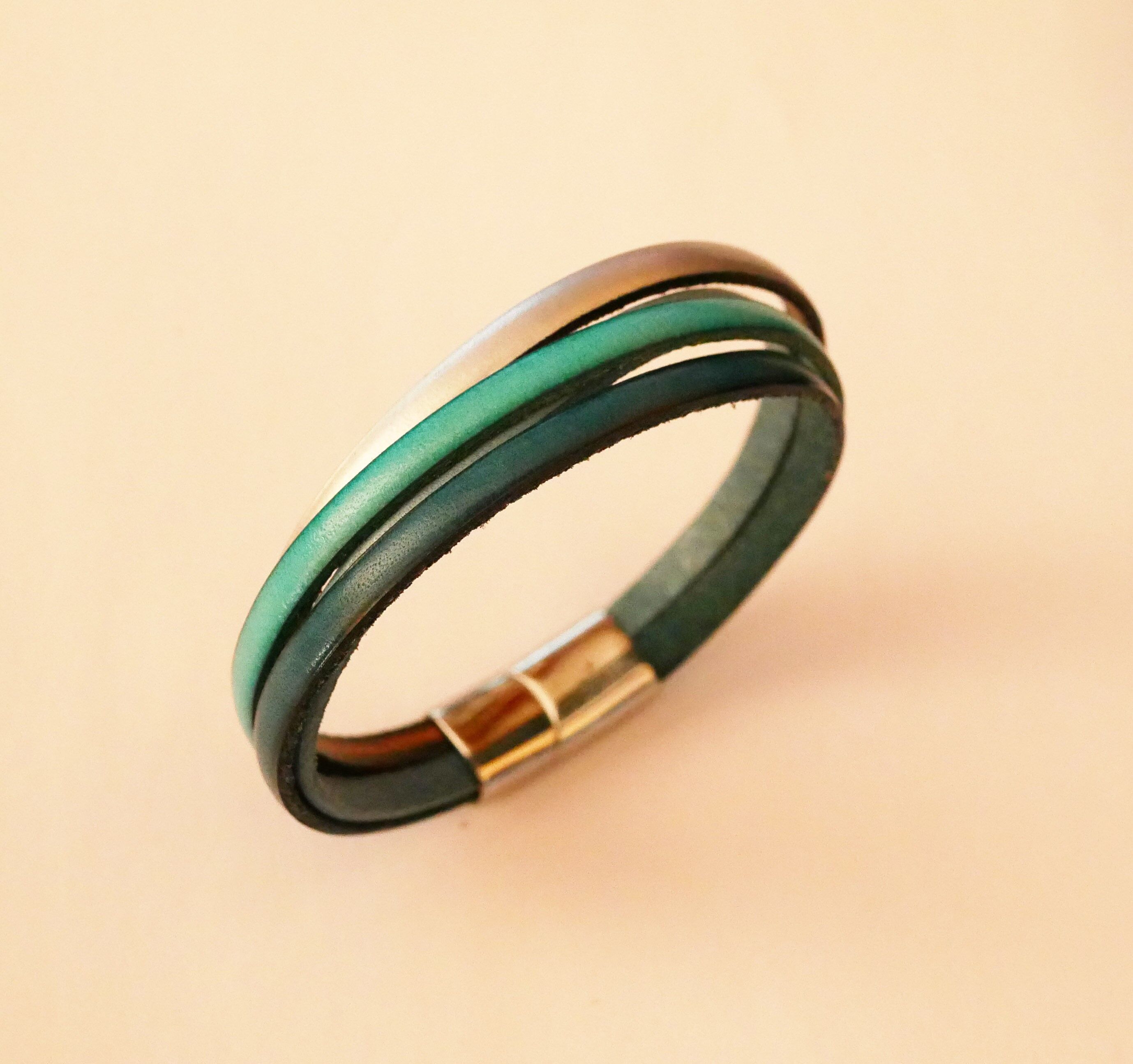 Bracelet manchette femme aux 4 cuirs bleus, bracelet multi-lien