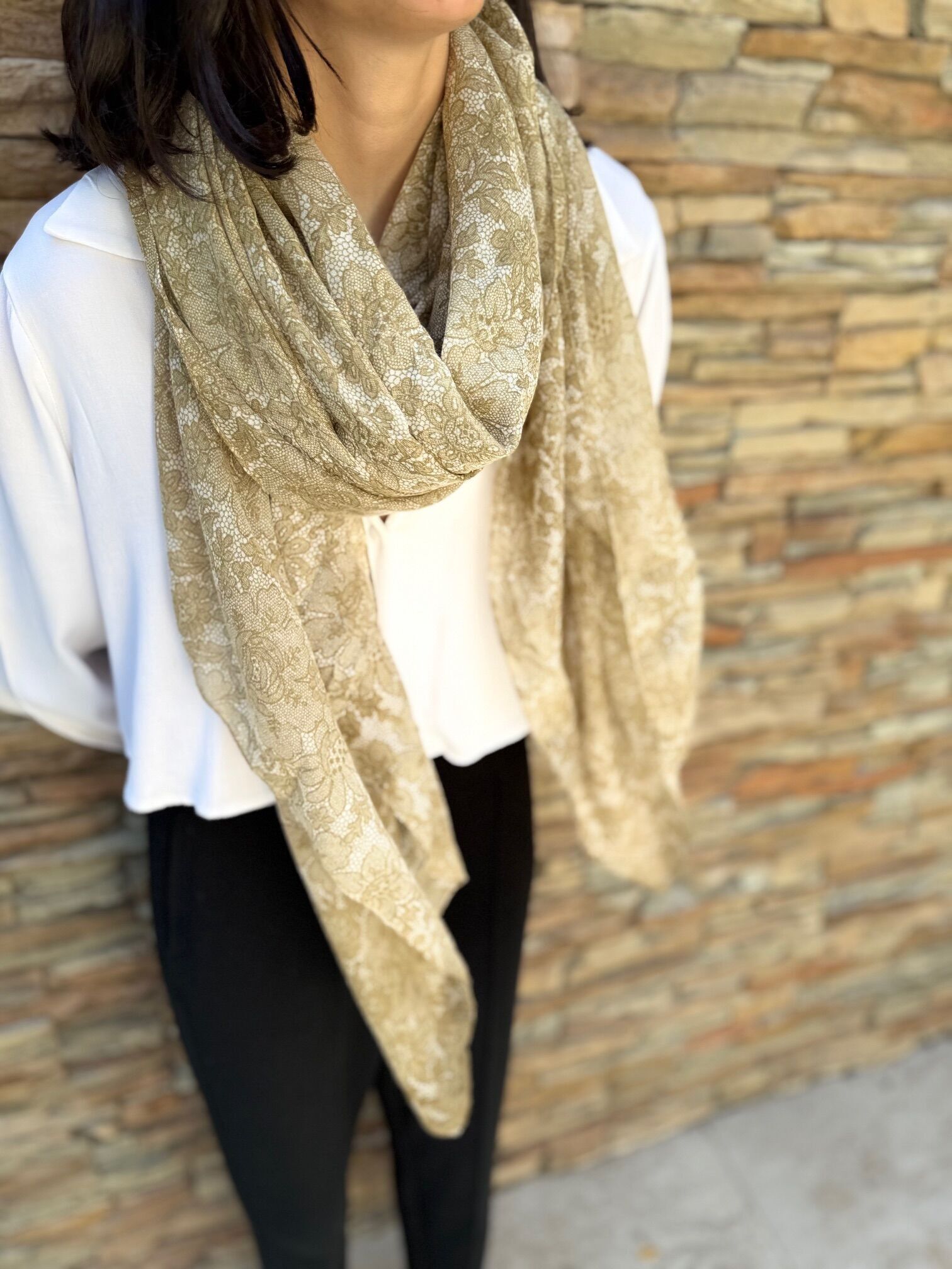 Bufanda de entretiempo para mujer: suave y moderna.