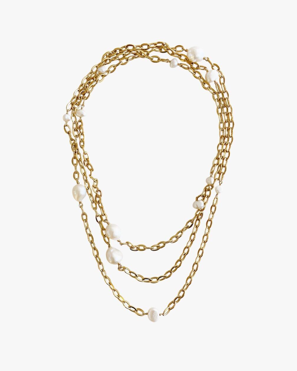 COLLAR DE ORO CON MÚLTIPLES PERLAS