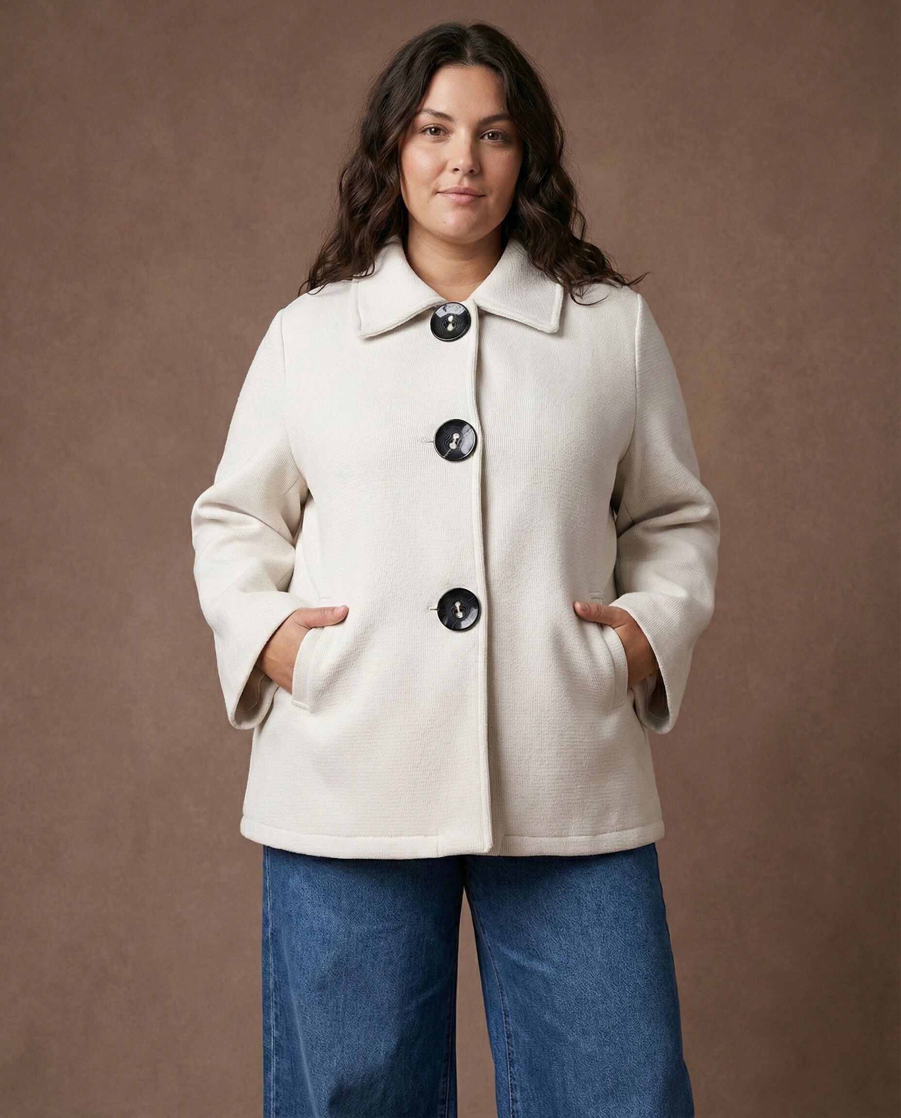 GRANDE TAILLE Manteau court texturé à grands boutons PV2533GT