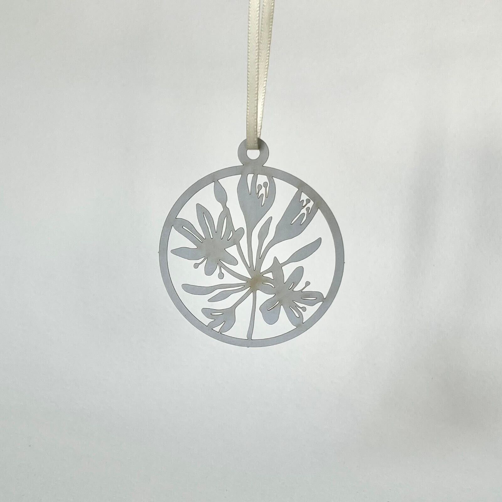 Filigraner Papierschmuck 'Agapanthus'