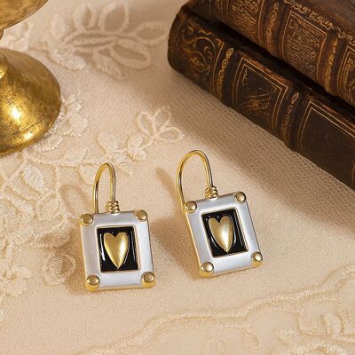 Boucles d'oreilles coeur modernes