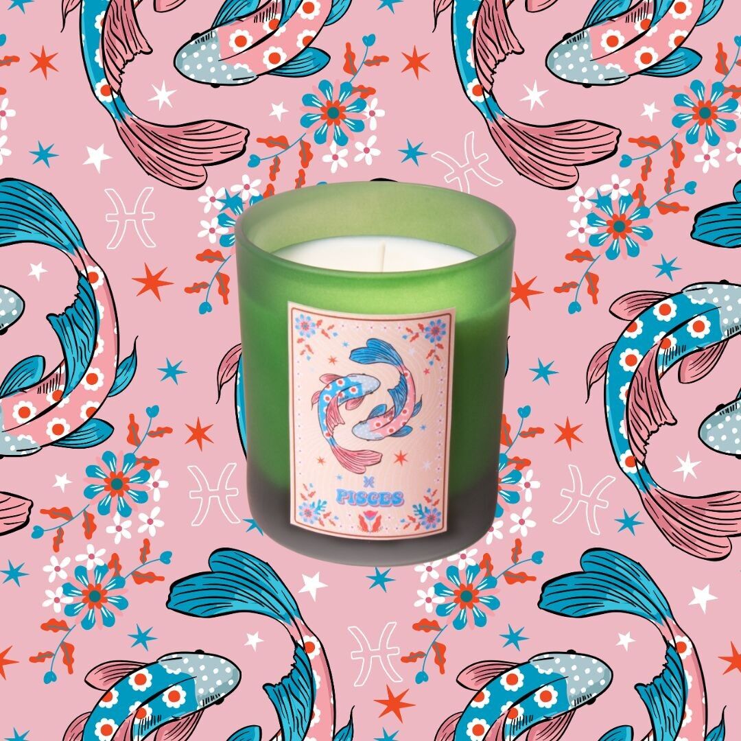 Duftkerze mit Sternzeichen-Illustration in Frostgrün