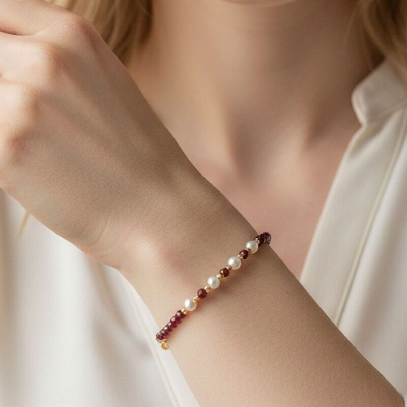 Bracciale in granato con perle sfaccettate da 3 e 4 mm e rame placcato oro