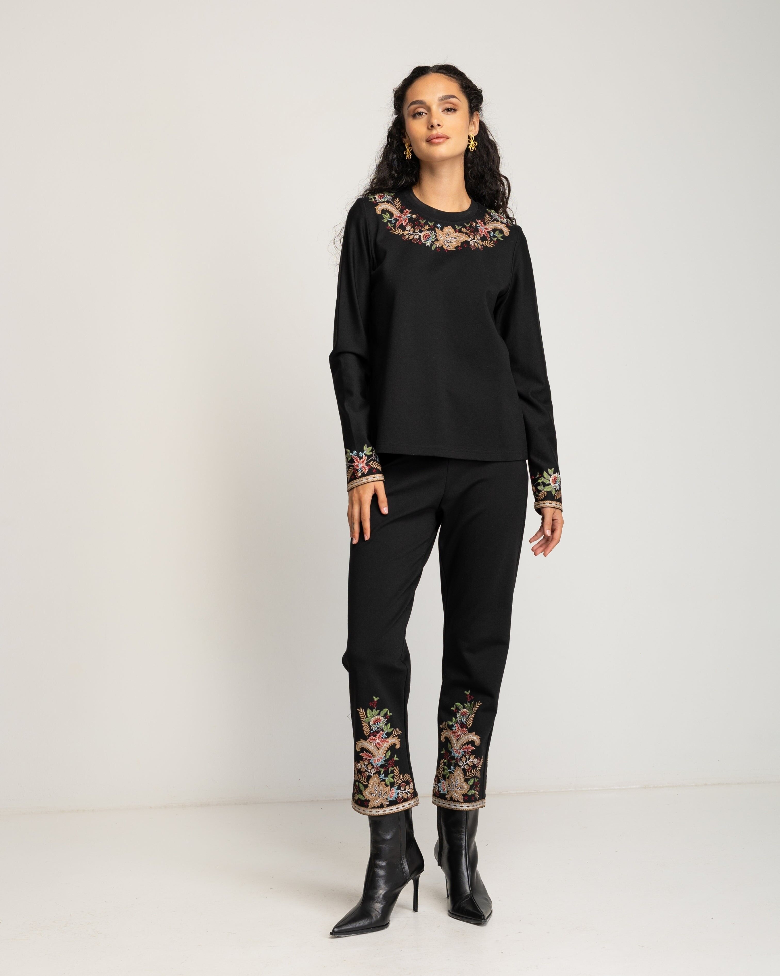 Camisa negra bordados Caprise