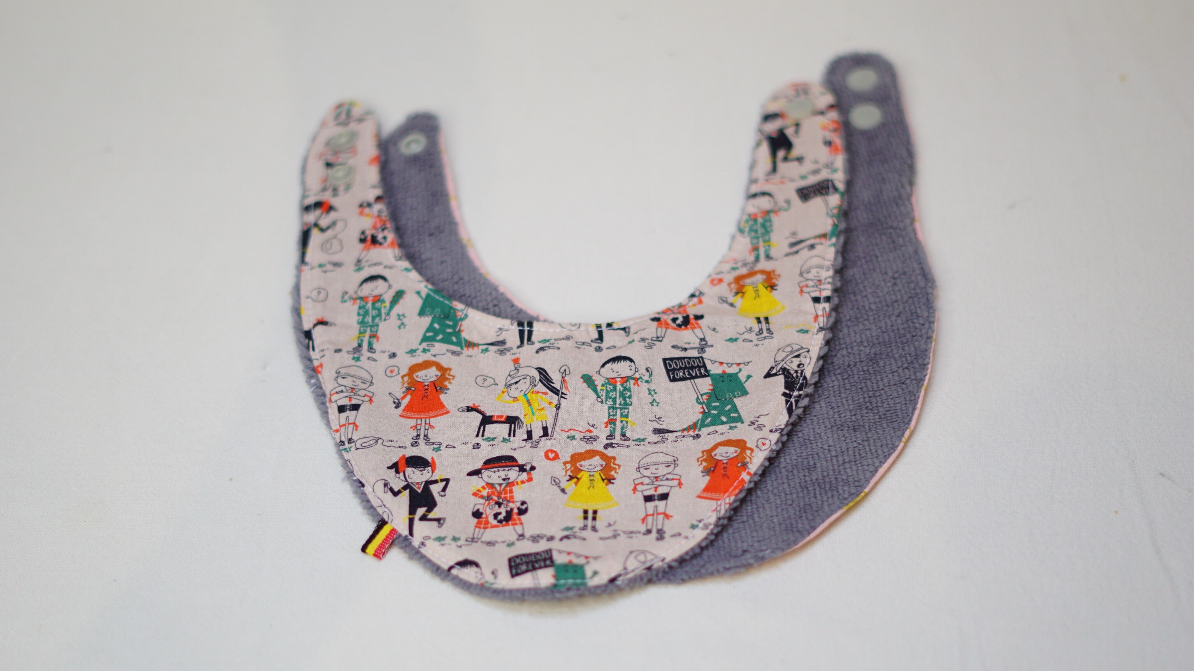 Bavaglino piccolo Doudou Forever