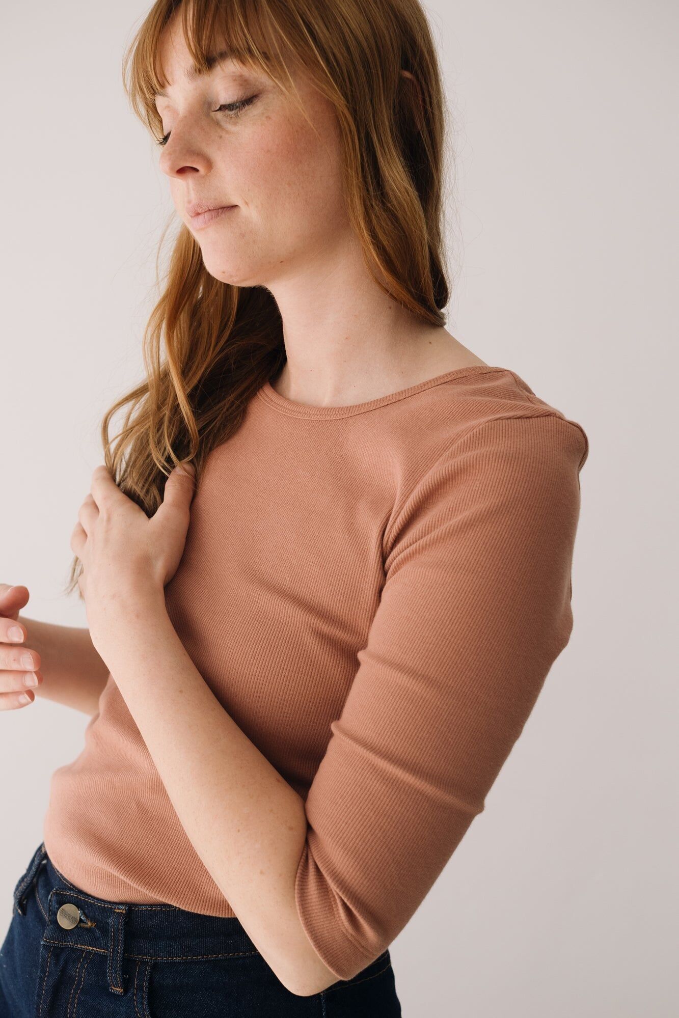 Geripptes Oberteil aus Bio-Baumwolle mit U-Boot-Ausschnitt in Pink