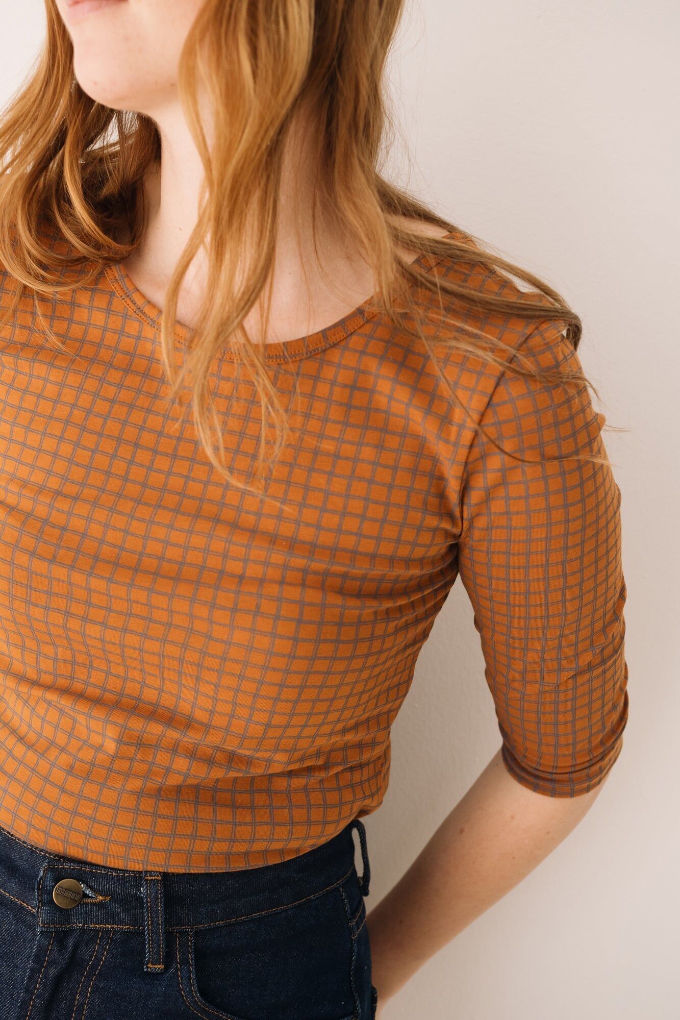 Bedrucktes Bio-Jersey-Top mit U-Boot-Ausschnitt