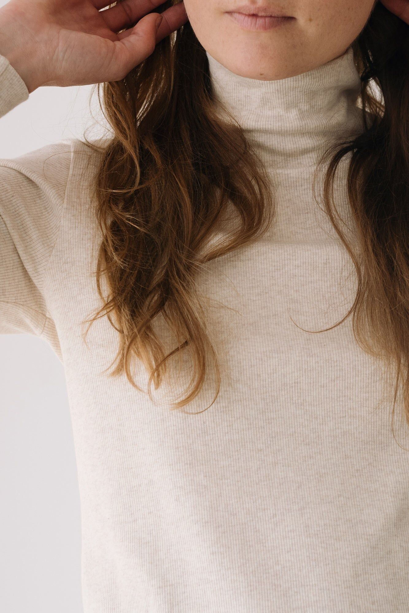 Bio-Ripp-Top mit hohem Halsausschnitt in Weiß