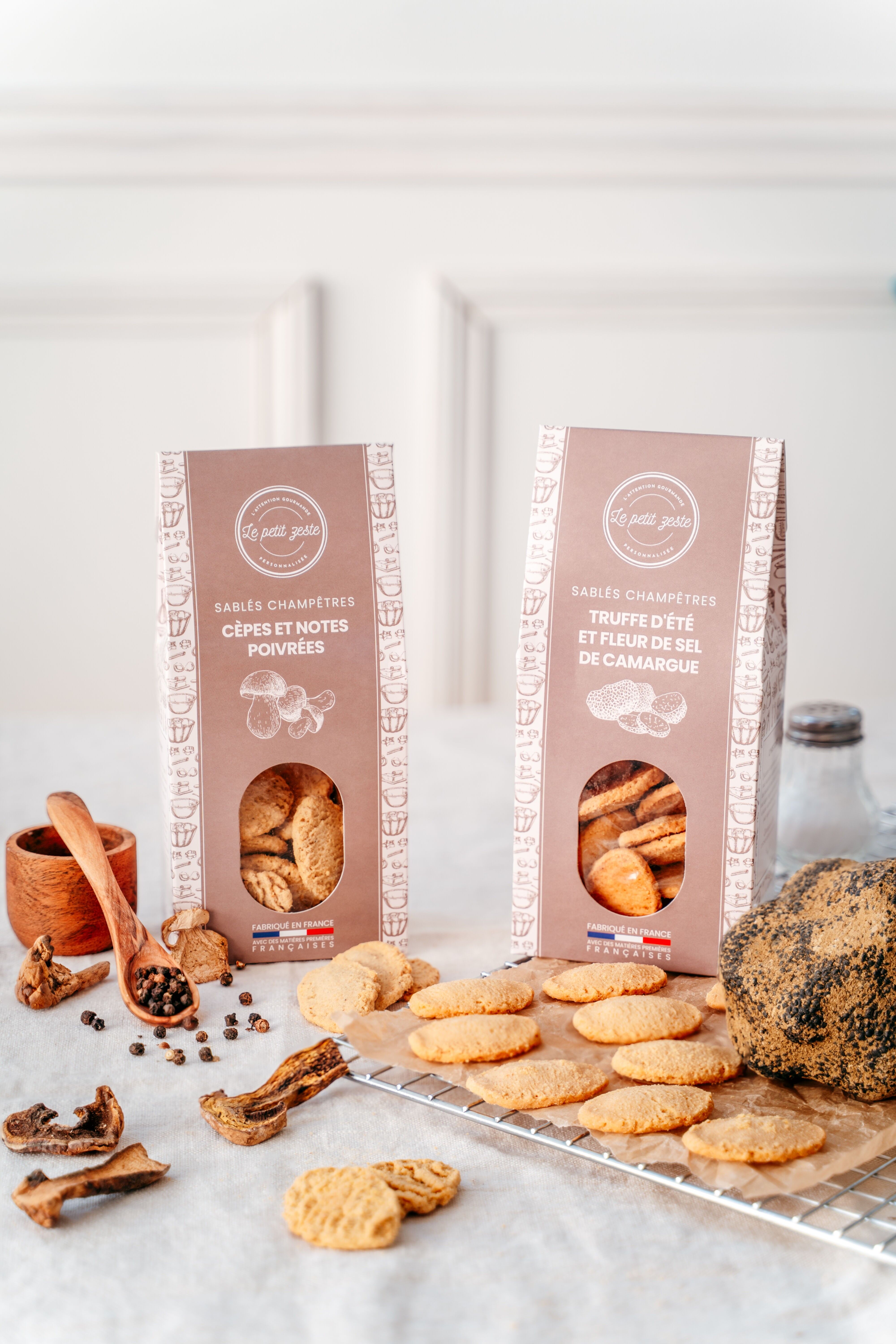 Country-style aperitif shortbread - Summer truffle and Camargue fleur de sel