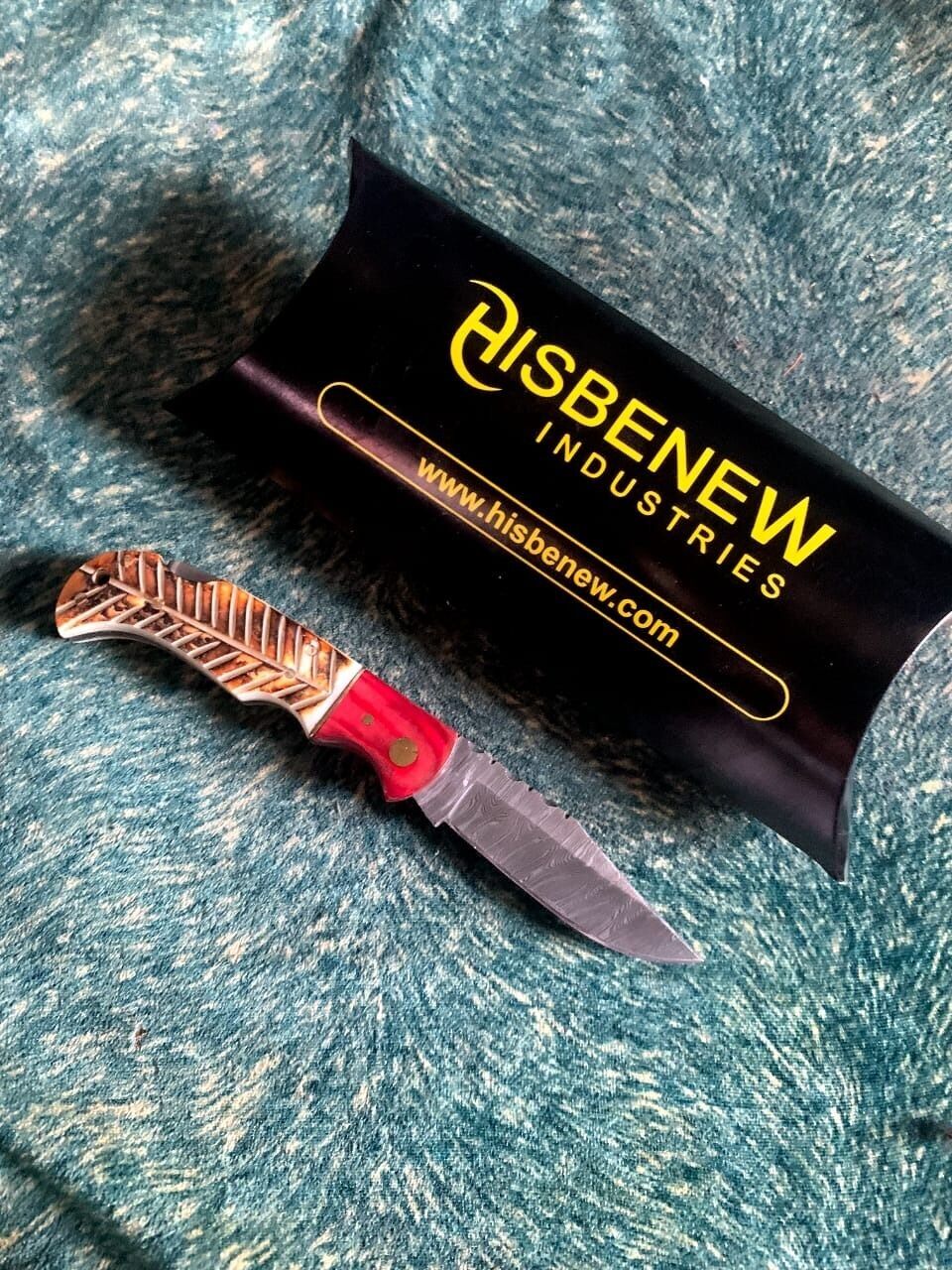 Cuchillo plegable hecho a mano