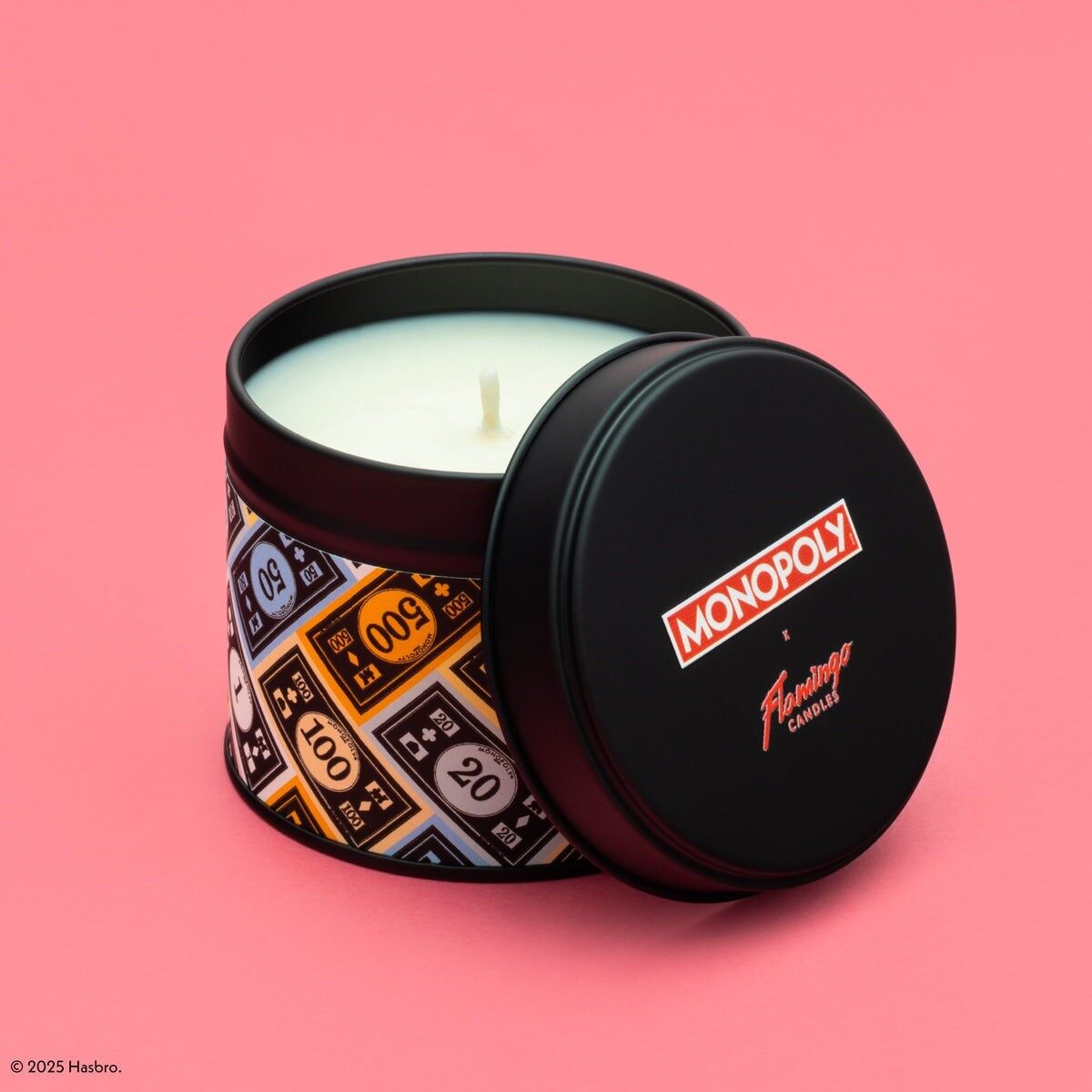 Vela en lata de vainilla y ylang ylang Money Talks de Monopoly x Flamingo Candles
