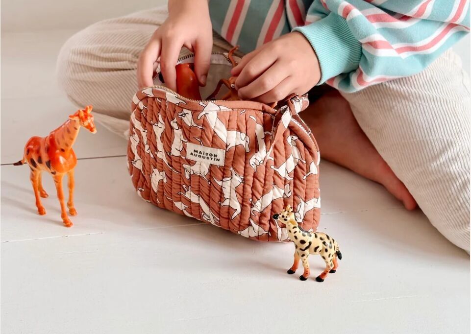 Borsa per il trucco marrone bassotto