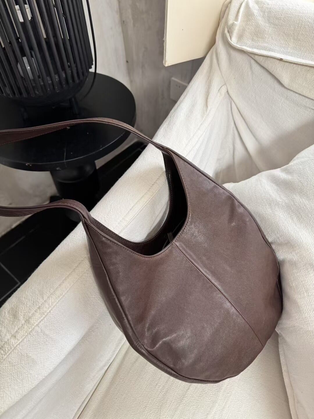 Umhängetasche Crescent aus Pelle Pieno Fiore