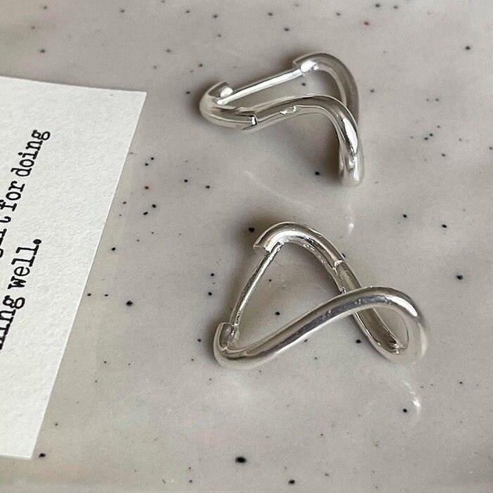 Geometrische Loop-Ohrringe aus Sterlingsilber, ein Paar