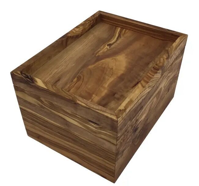 Caja de almacenaje con tapa a modo de estante de madera de olivo
