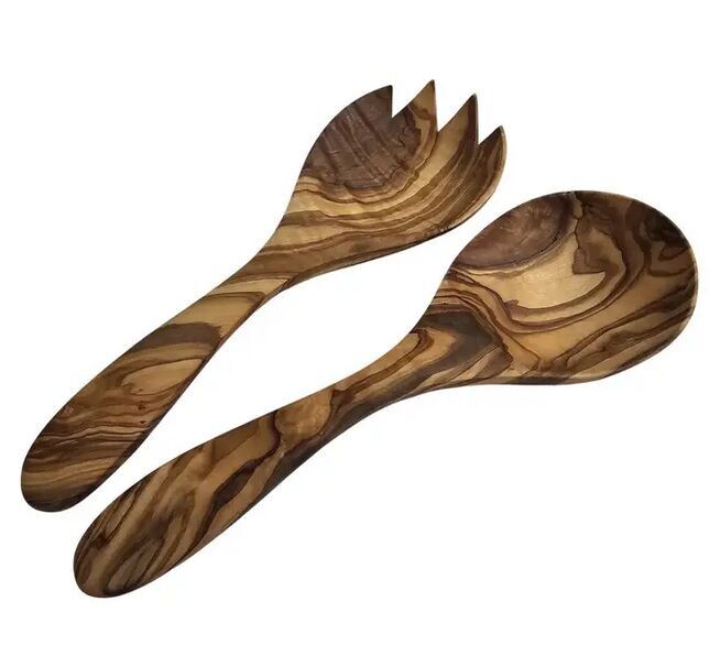 Juego de 2 cubiertos para ensalada King 26 cm está fabricado en madera de olivo